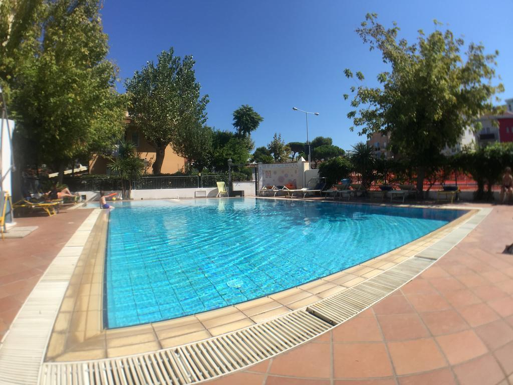Hotel Mehari Ричоне Екстериор снимка