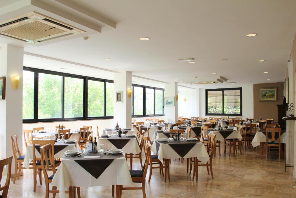 Hotel Mehari Ричоне Екстериор снимка