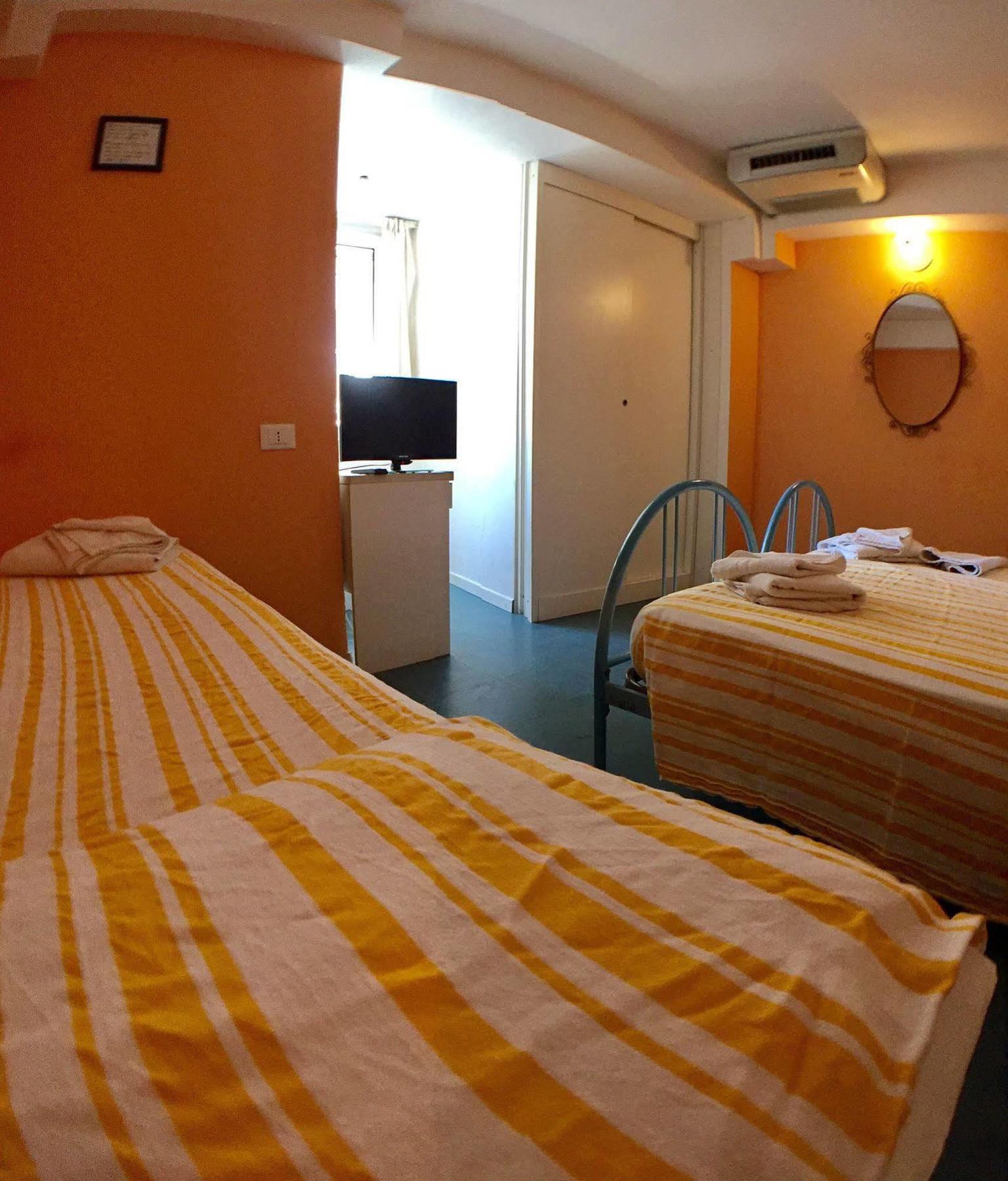 Hotel Mehari Ричоне Екстериор снимка