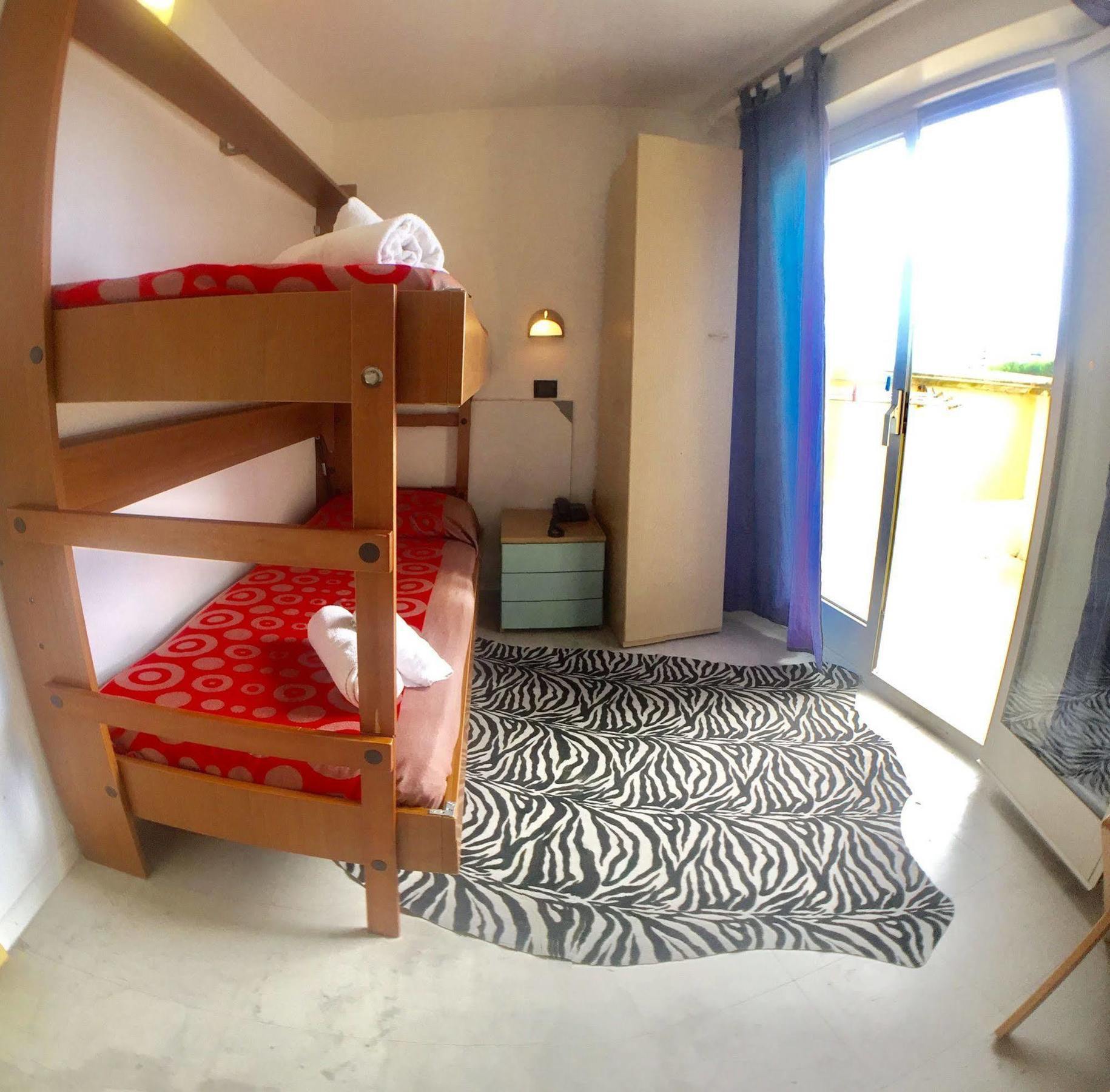 Hotel Mehari Ричоне Екстериор снимка