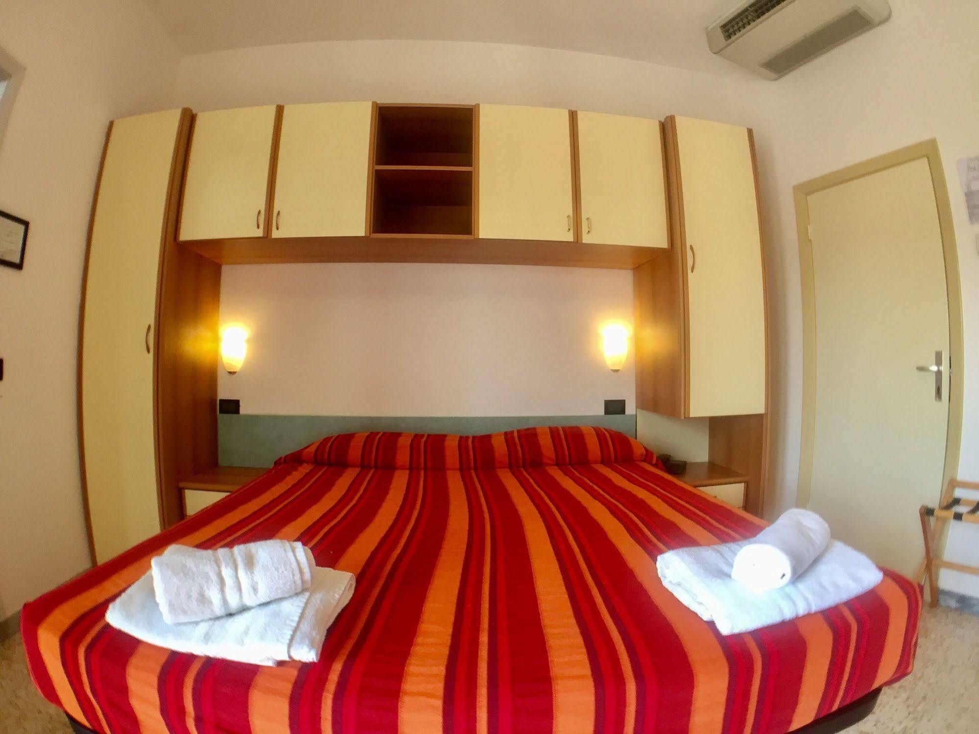 Hotel Mehari Ричоне Екстериор снимка