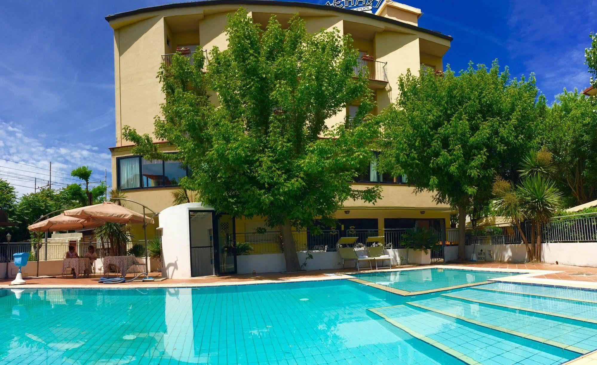 Hotel Mehari Ричоне Екстериор снимка